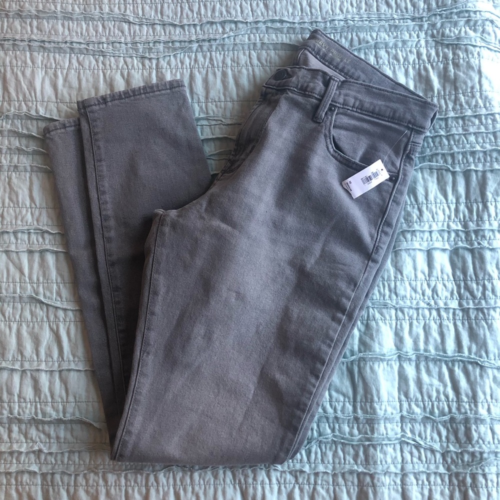 Old Navy gray Curvy Skinny jeans. Discontinued.